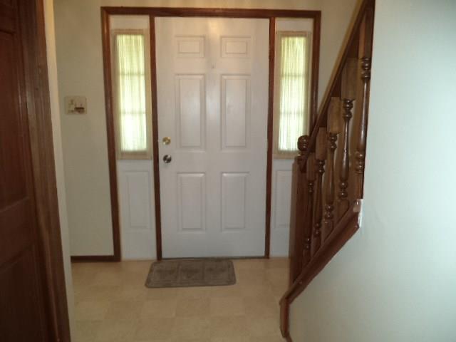 110 Cedar Ridge Drive Monaca, PA 15061 - Photo 2 of 22 Entry