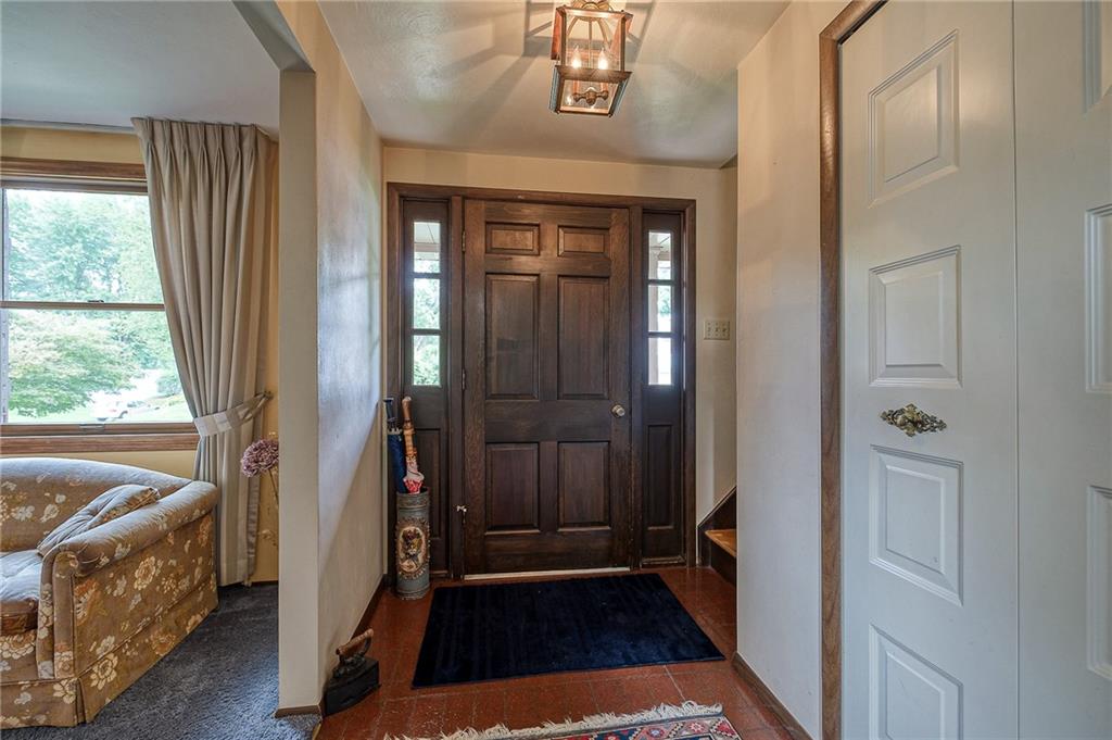 12 Dover Road Irwin, PA 15642 - Photo 5 of 25 Gallery Image 5