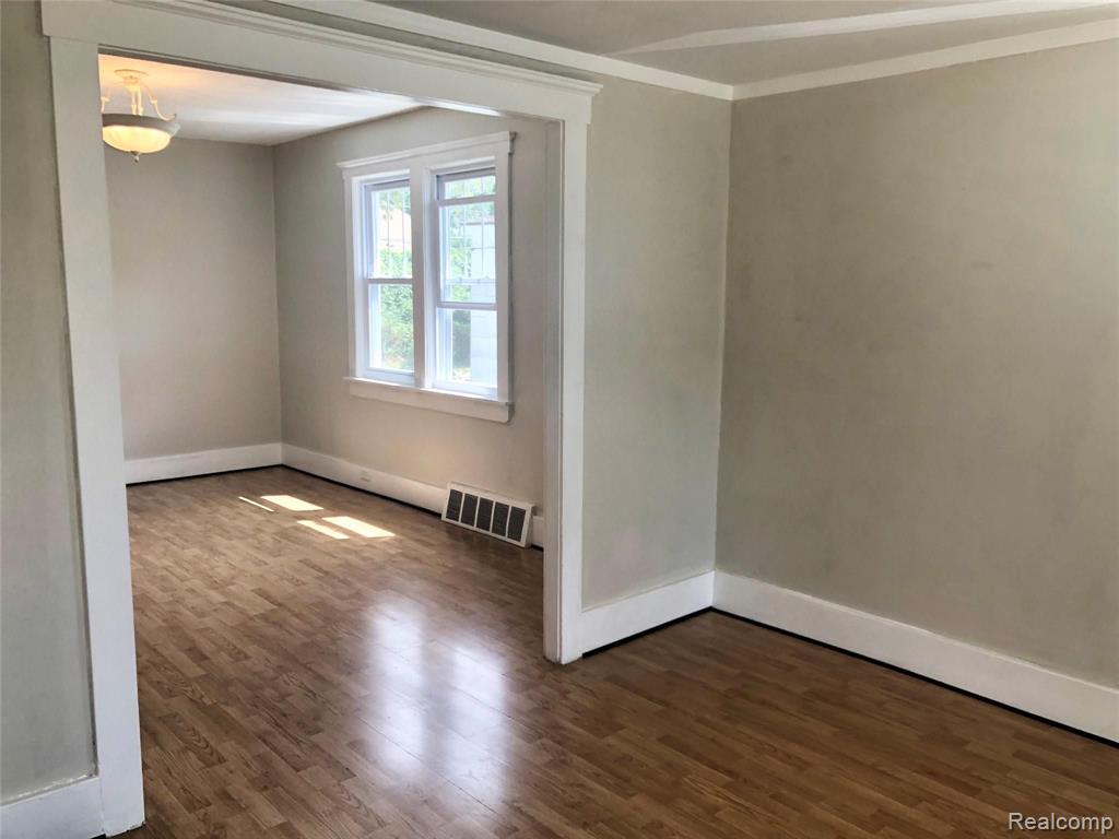 21842 Nevada Avenue Eastpointe, MI 48021 - Photo 7 of 20