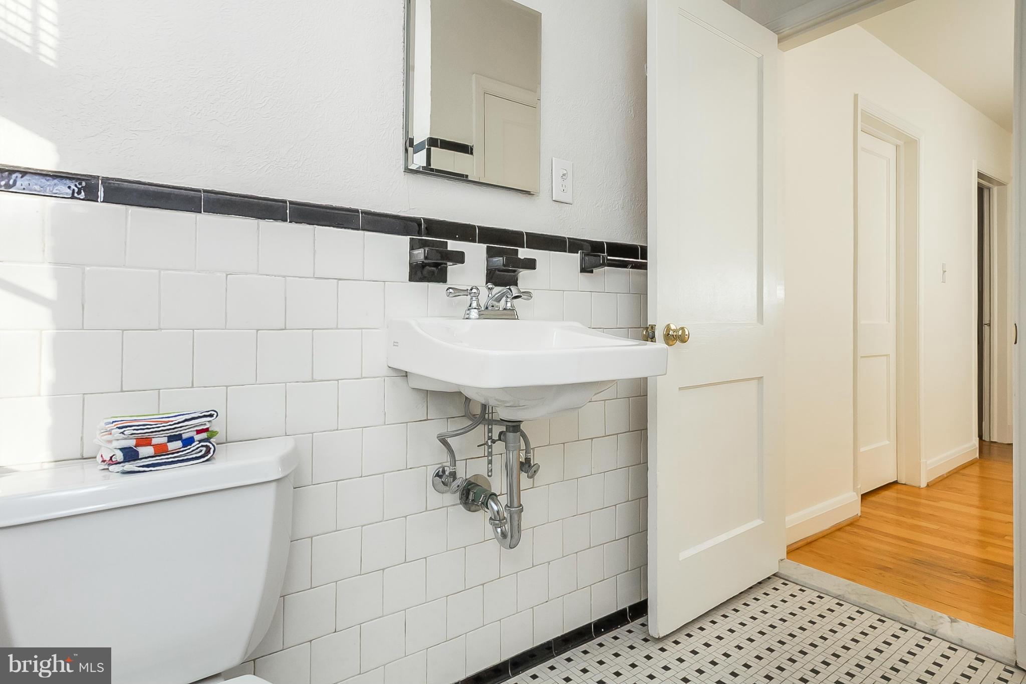 139 Stanmore Road Baltimore, MD 21212 - Photo 14 of 25 Bath