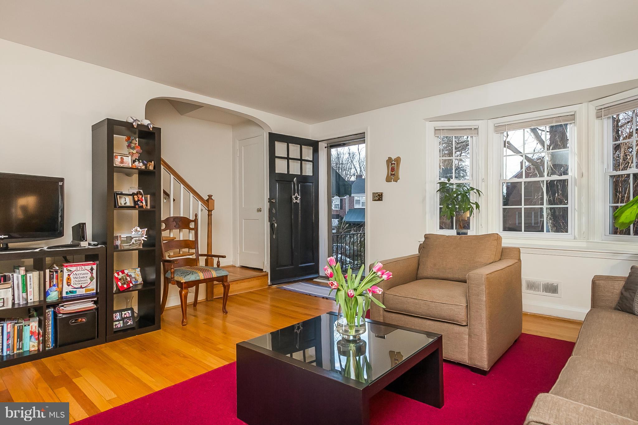 139 Stanmore Road Baltimore, MD 21212 - Photo 4 of 25 Living Room