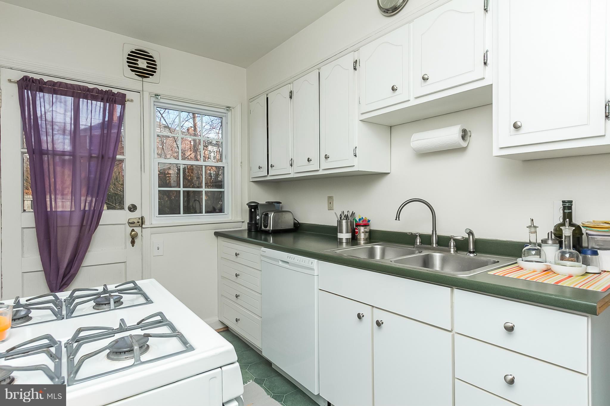 139 Stanmore Road Baltimore, MD 21212 - Photo 8 of 25 Kitchen