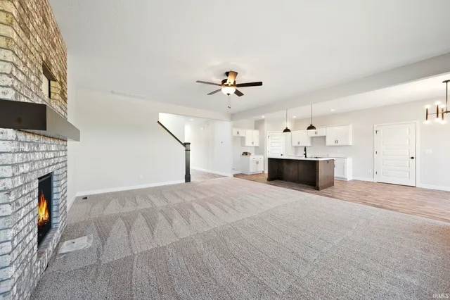 $389,900 | 1552 Farm View, Huntertown, IN 46748