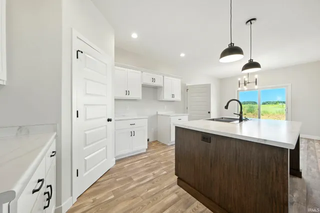 $389,900 | 1552 Farm View, Huntertown, IN 46748