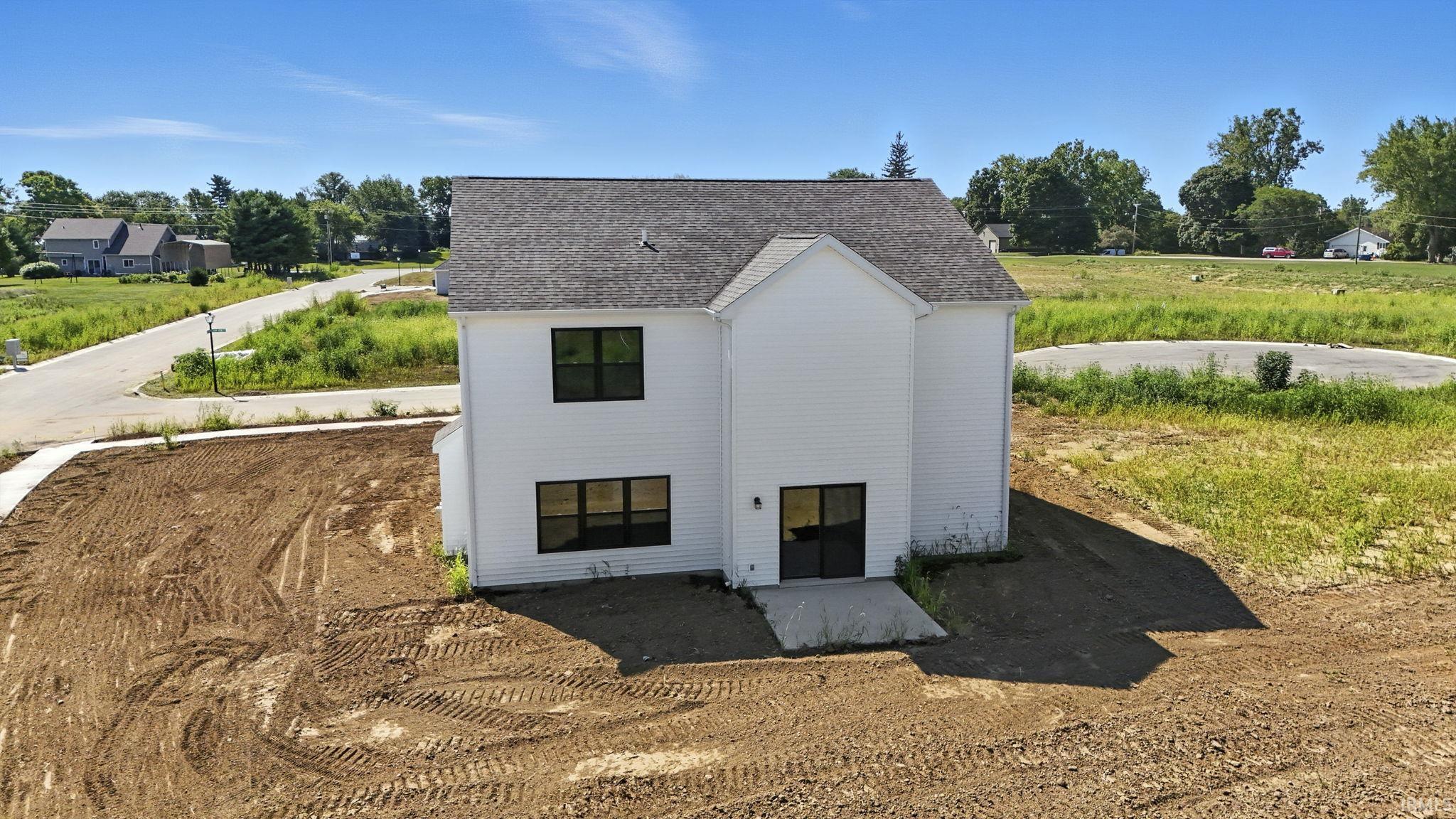 1552 Farm View Huntertown, IN 46748 - Photo 2 of 35