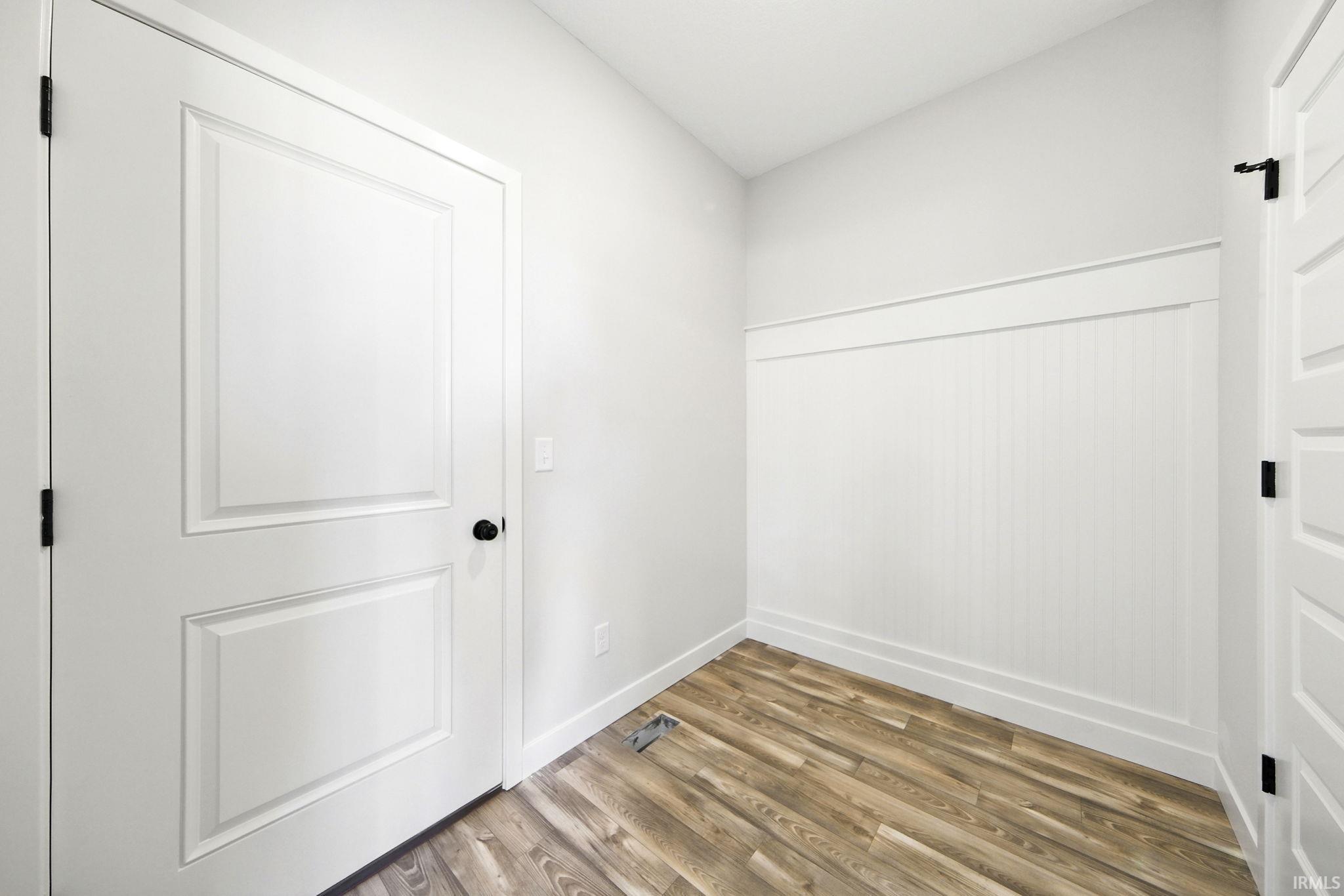 1552 Farm View Huntertown, IN 46748 - Photo 4 of 35