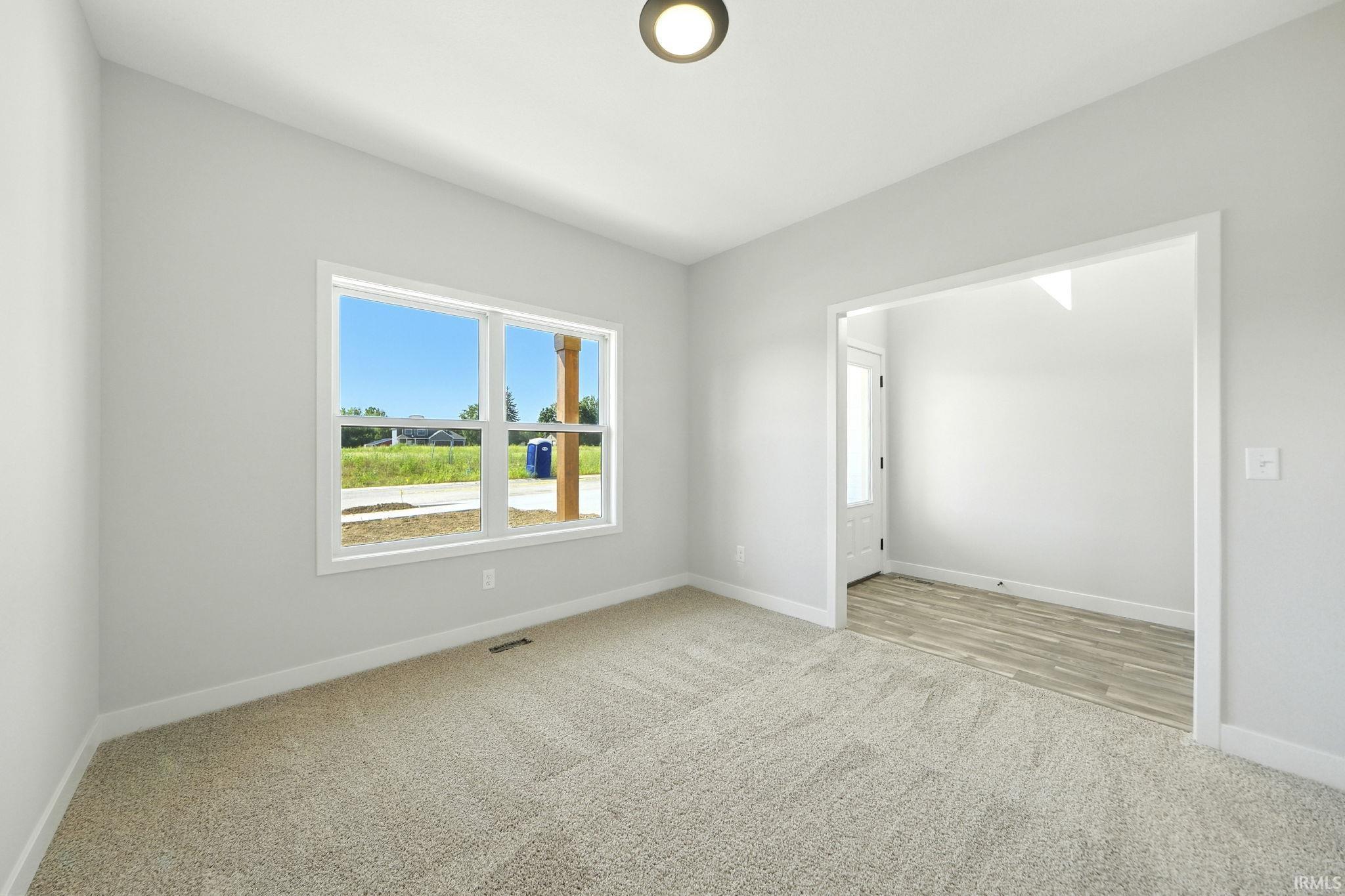 1552 Farm View Huntertown, IN 46748 - Photo 5 of 35