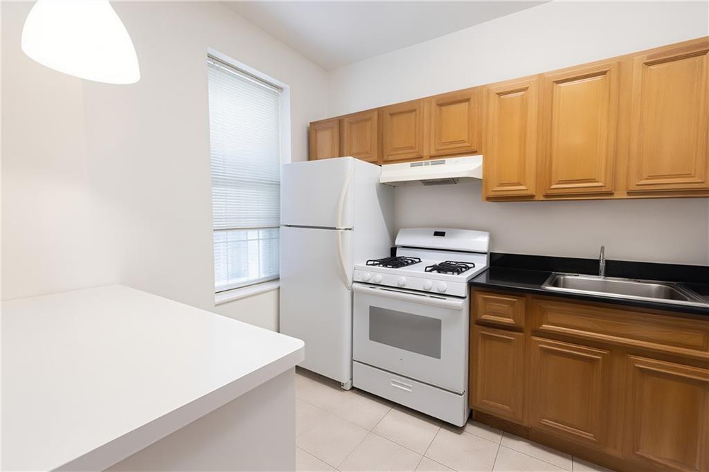 1717 Voorhies Avenue Brooklyn, NY 11235 - Photo 7 of 23