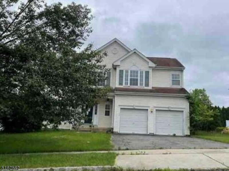 373 Stonehenge Drive, Phillipsburg, NJ 08865 Compass