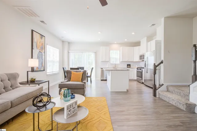 $1,640 | 1 McGuires Place, Simpsonville, SC 29680