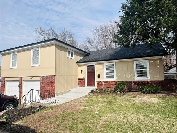 $365,000 | 8709 Antioch Road, Overland Park, KS 66212