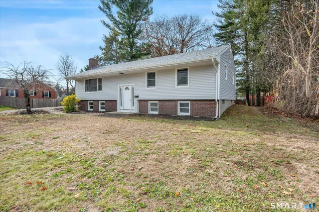 $384,997 | 84 Raffia Road, Enfield, CT 06082