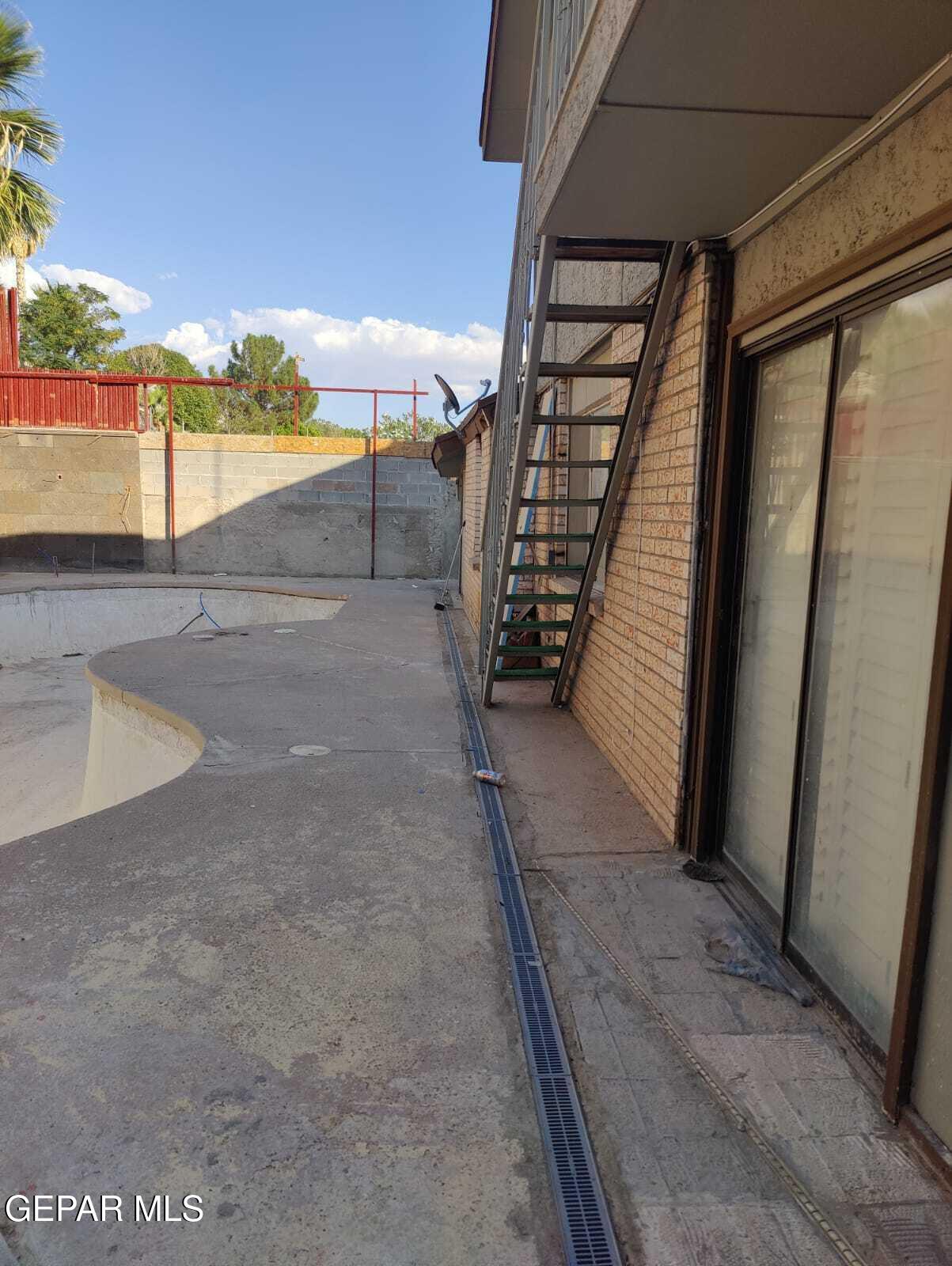 1639 Brian Ray Circle El Paso, TX 79936 - Photo 10 of 52 a view of a terrace