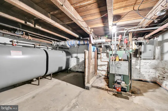 a view of a house with entertaining space