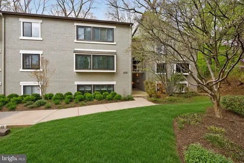 $345,000 | 11735 Ledura Court, Unit T1, Reston, VA 20191