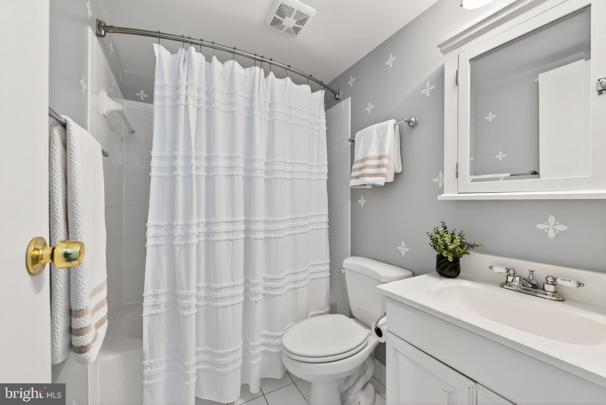 11735 Ledura Court, Unit T1 Reston, VA 20191 - Photo 19 of 29 Hall Full Bath