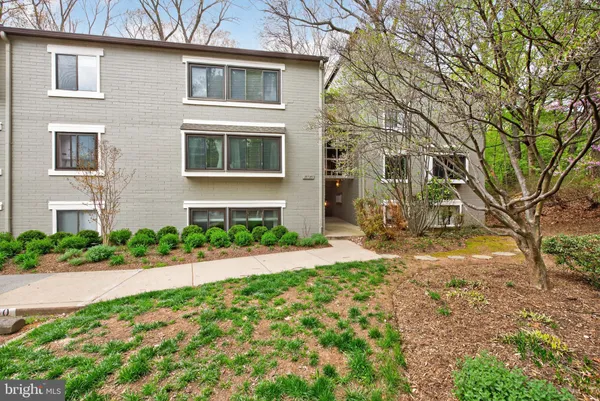 $355,000 | 11735 Ledura Court, Unit T1, Reston, VA 20191