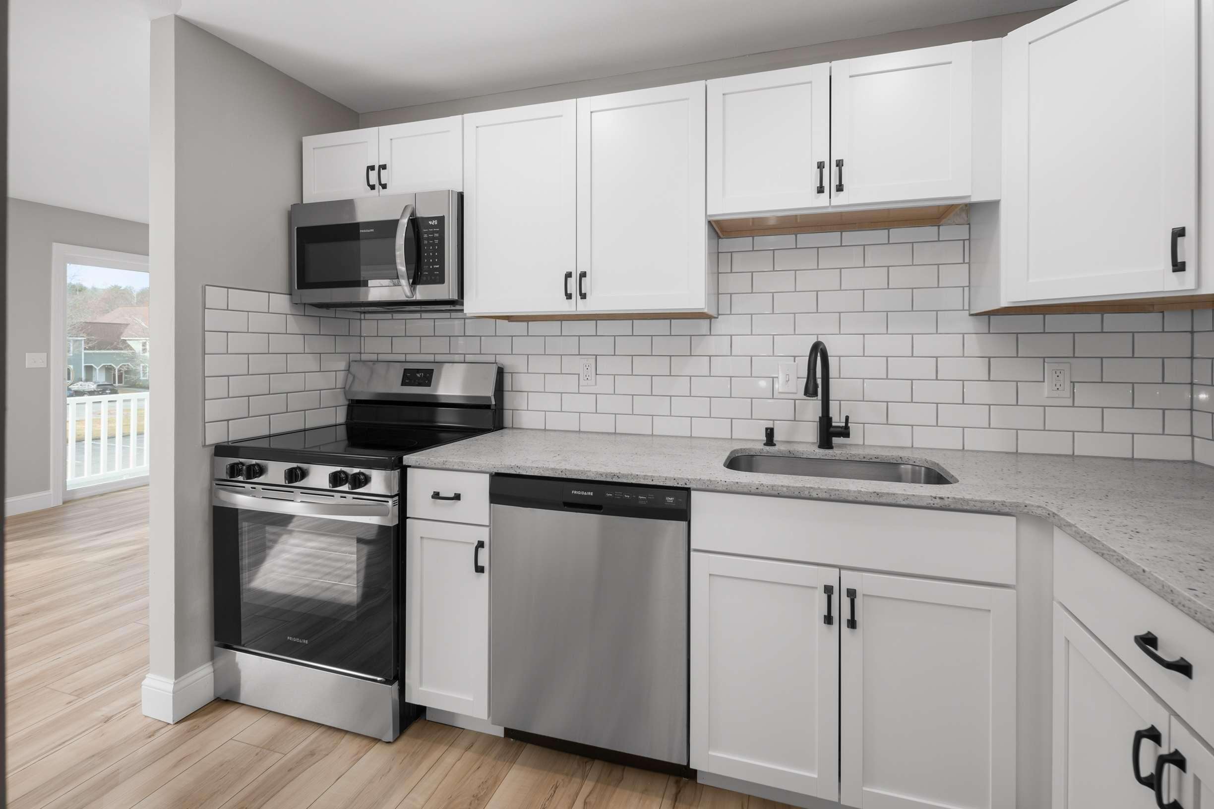 25 Farmgate Road, Unit 24 South Berwick, ME 03908 - Photo 3 of 18 Kitchen