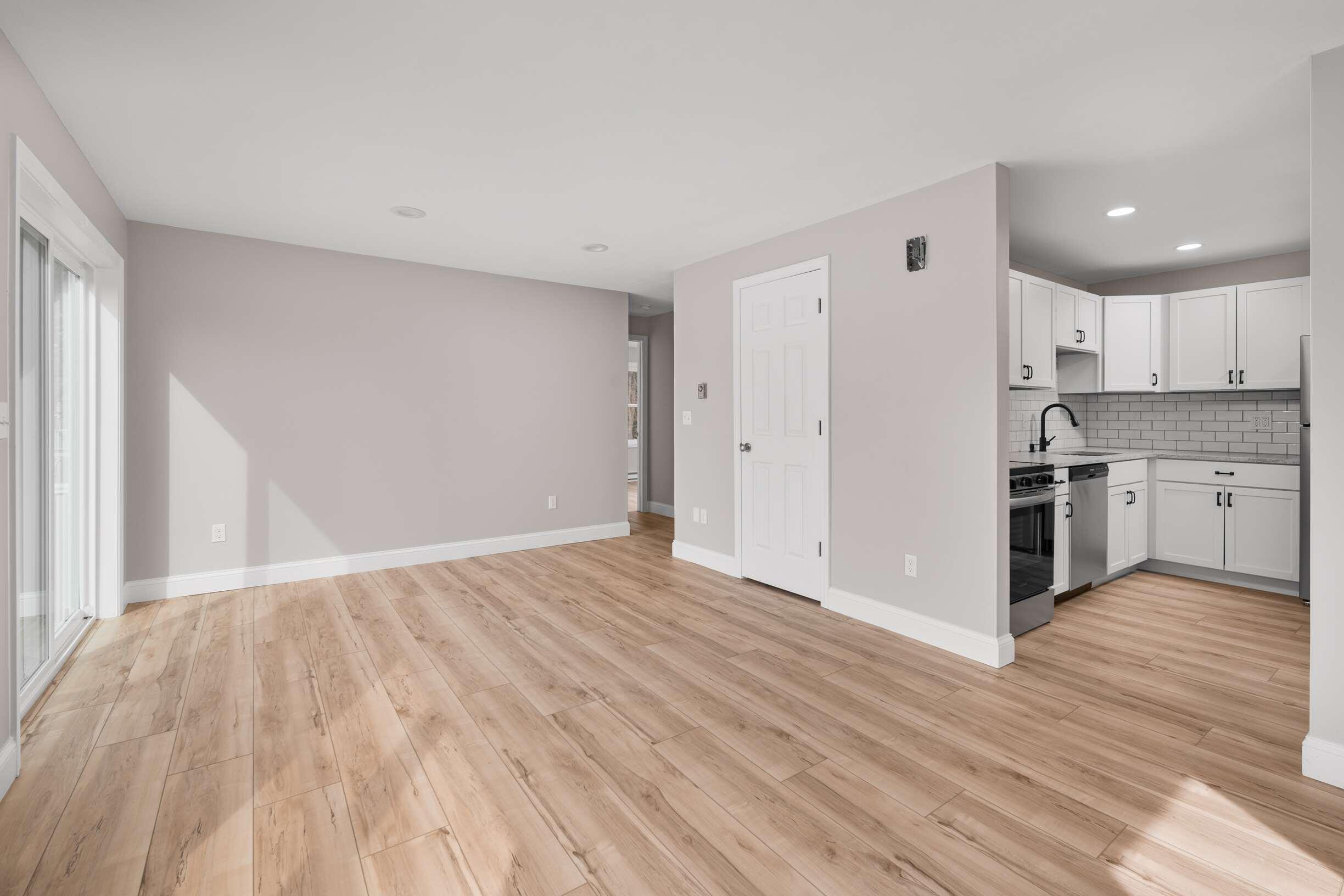 25 Farmgate Road, Unit 24 South Berwick, ME 03908 - Photo 5 of 18 Living Room