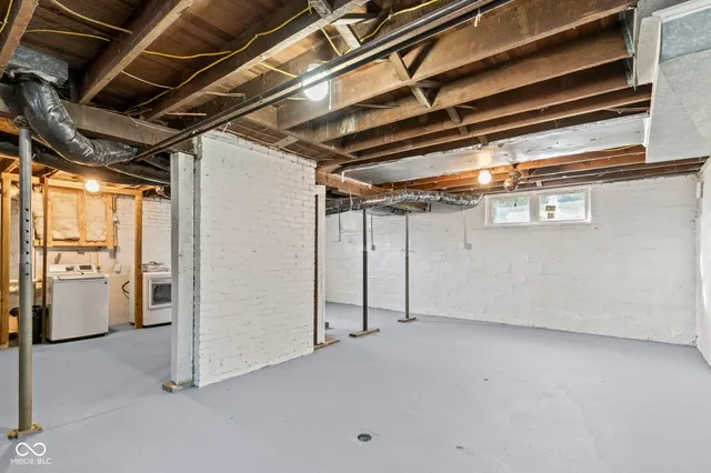 $299,900 | 2115 Irwin Drive, Columbus, IN 47201