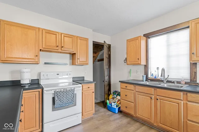 $299,900 | 2115 Irwin Drive, Columbus, IN 47201