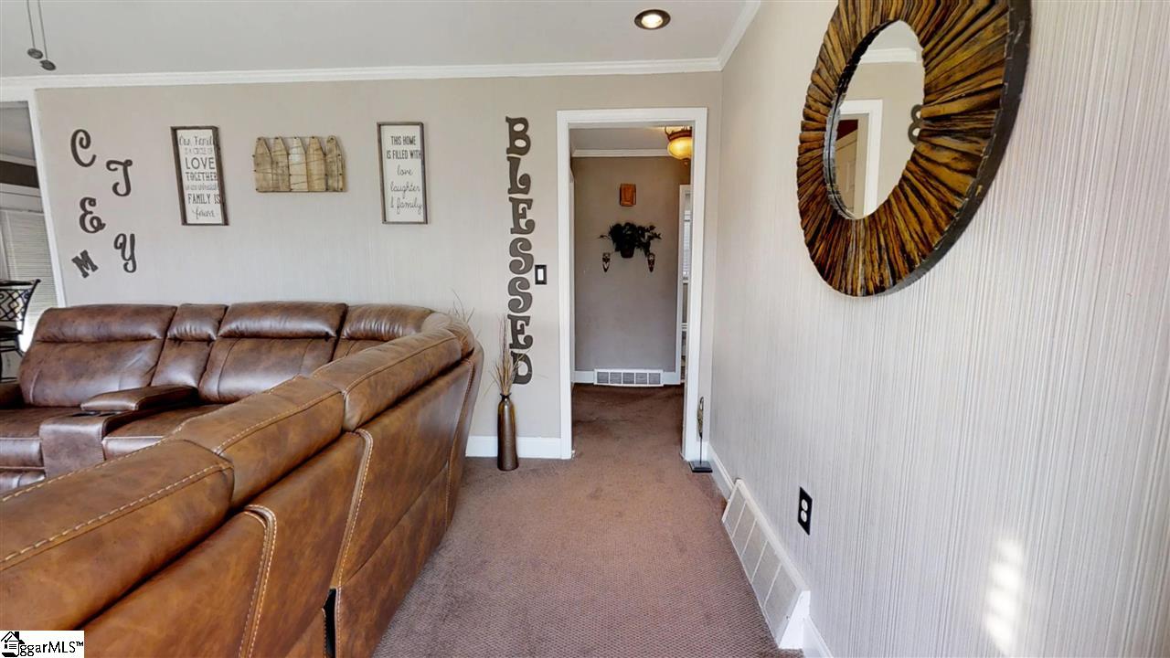 3011 Cambridge Road Anderson, SC 29625 - Photo 3 of 30