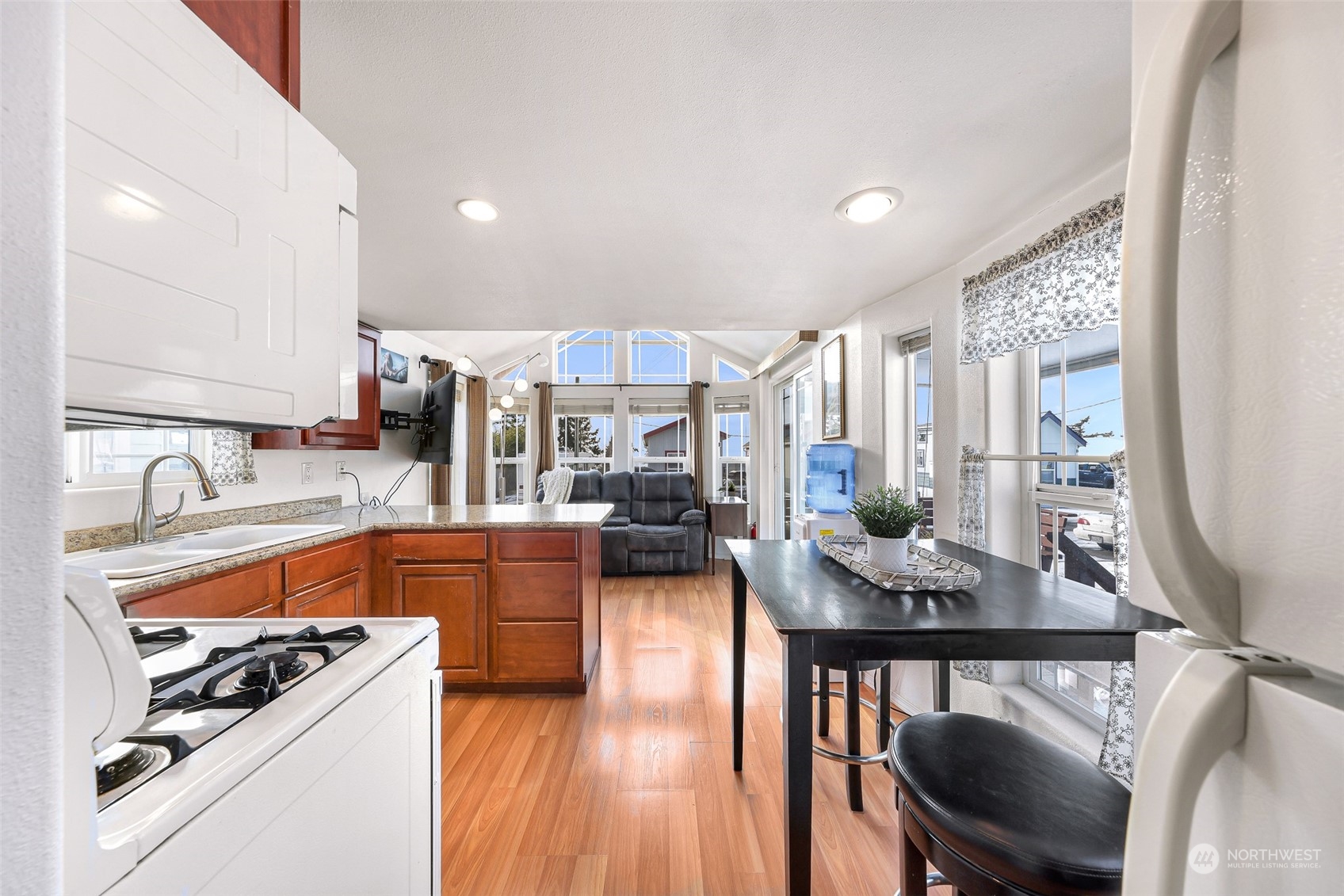 8080 Harborview Road, Unit M183 Blaine, WA 98230 - Photo 8 of 24 Gallery Image 8