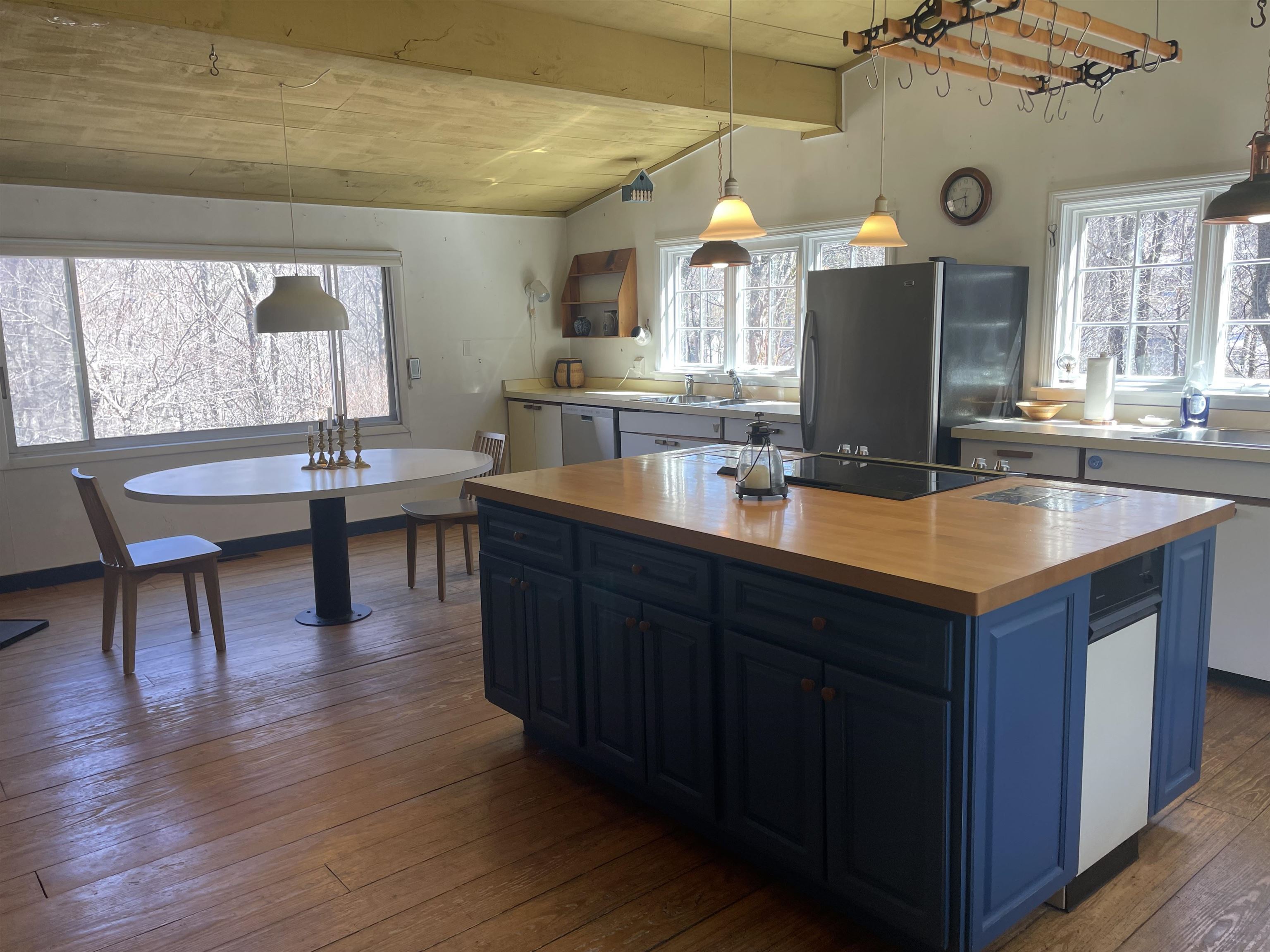 27 Ray Hill Road Wilmington, VT 05363 - Photo 6 of 48 Gallery Image 6