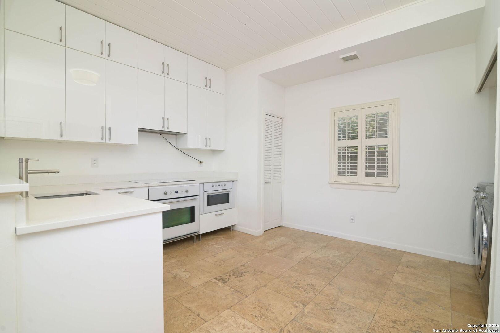 3103 Eisenhauer Road, Unit J1 San Antonio, TX 78209 - Photo 15 of 28