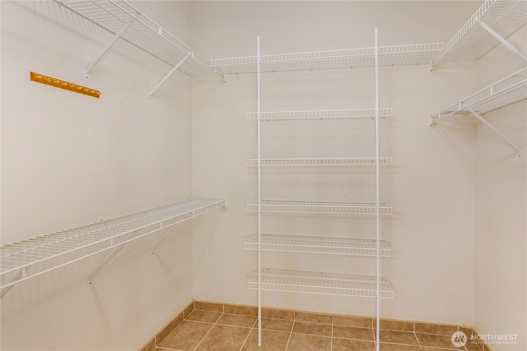 5500 Harbour Pointe Boulevard, Unit B202 Mukilteo, WA 98275 - Photo 19 of 30 a bathroom with a shower