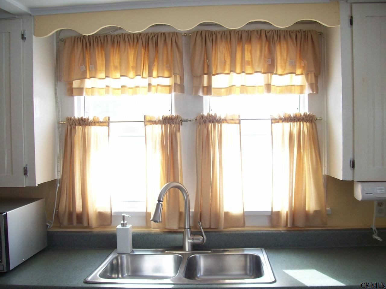 226 Dunsbach Ferry Road Colonie, NY 12047 - Photo 8 of 25 Photo 8