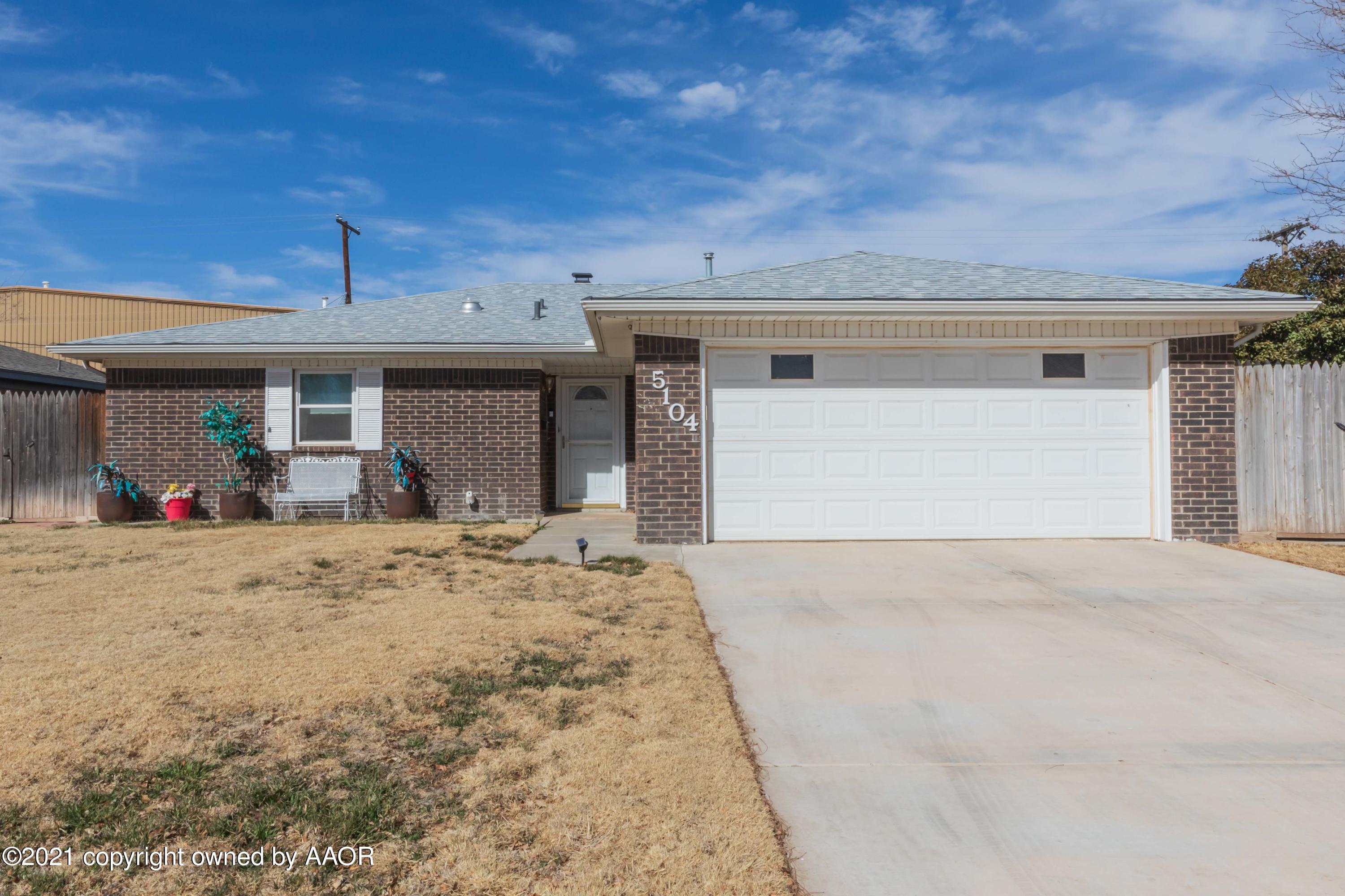 5104 McCarty Boulevard Amarillo, TX 79110 - Photo 3 of 35 a view of a garage