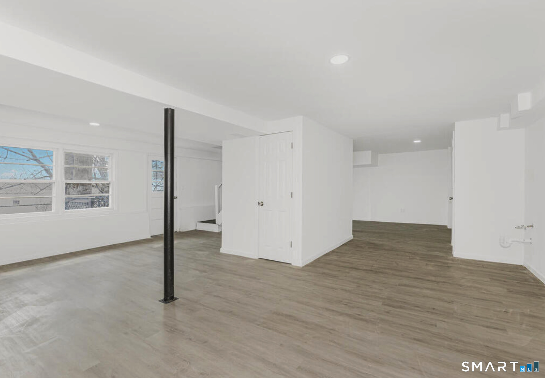 233 Glenbrook Road Stamford, CT 06906 - Photo 10 of 14