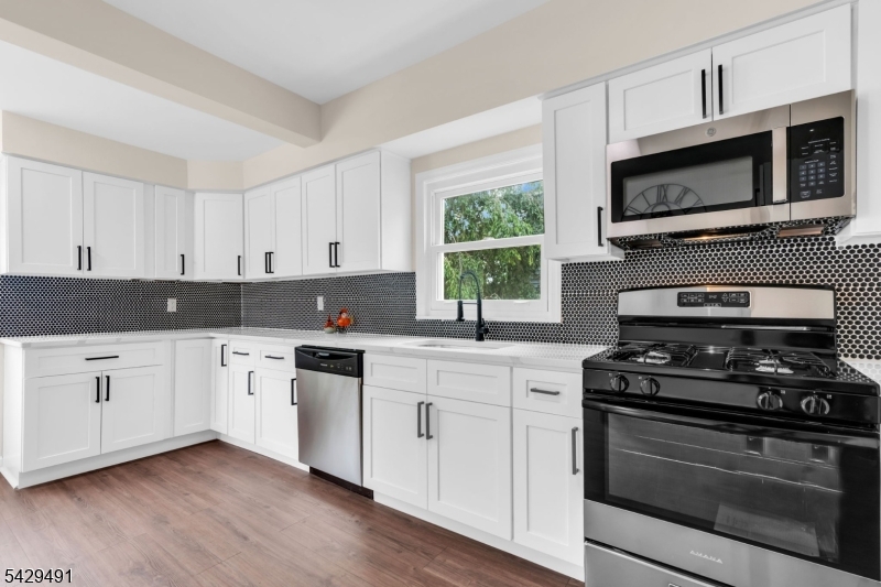724 3rd Street Lyndhurst, NJ 07071 - Photo 10 of 24