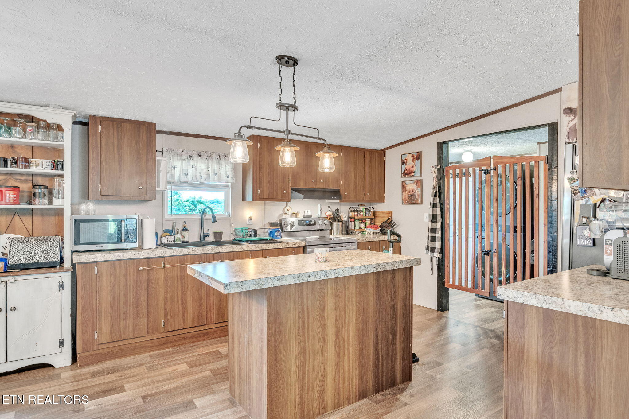 202 Moosetrail Lane Powell, TN 37849 - Photo 13 of 33 24-web-or-mls-202 Moosetrail-8351