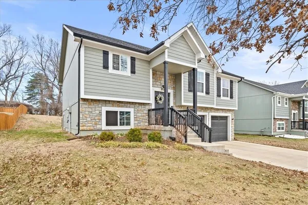 $370,000 | 9110 East 51 Street, Kansas City, MO 64133