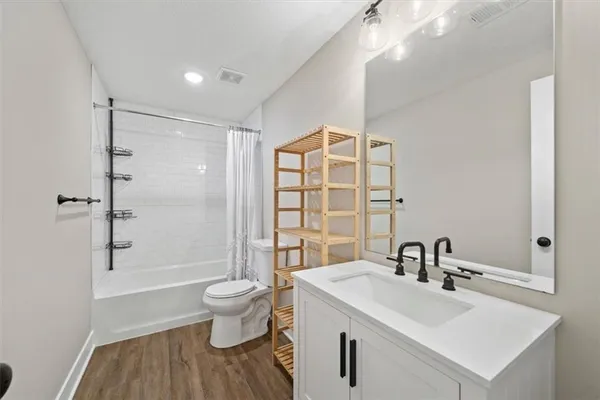 $370,000 | 9110 East 51 Street, Kansas City, MO 64133
