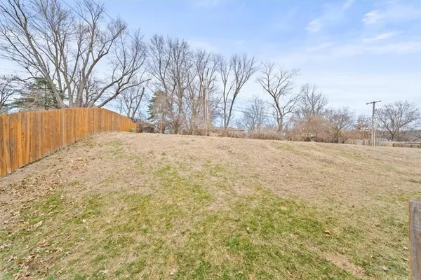 $370,000 | 9110 East 51 Street, Kansas City, MO 64133