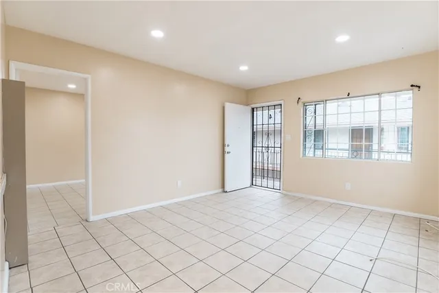 $1,900 | 921 Carob Way, Montebello, CA 90640