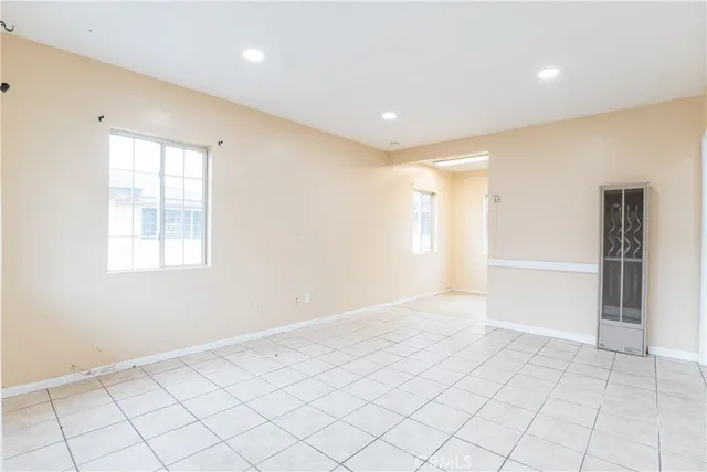 $1,900 | 921 Carob Way, Montebello, CA 90640