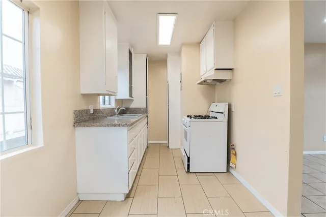 $1,900 | 921 Carob Way, Montebello, CA 90640