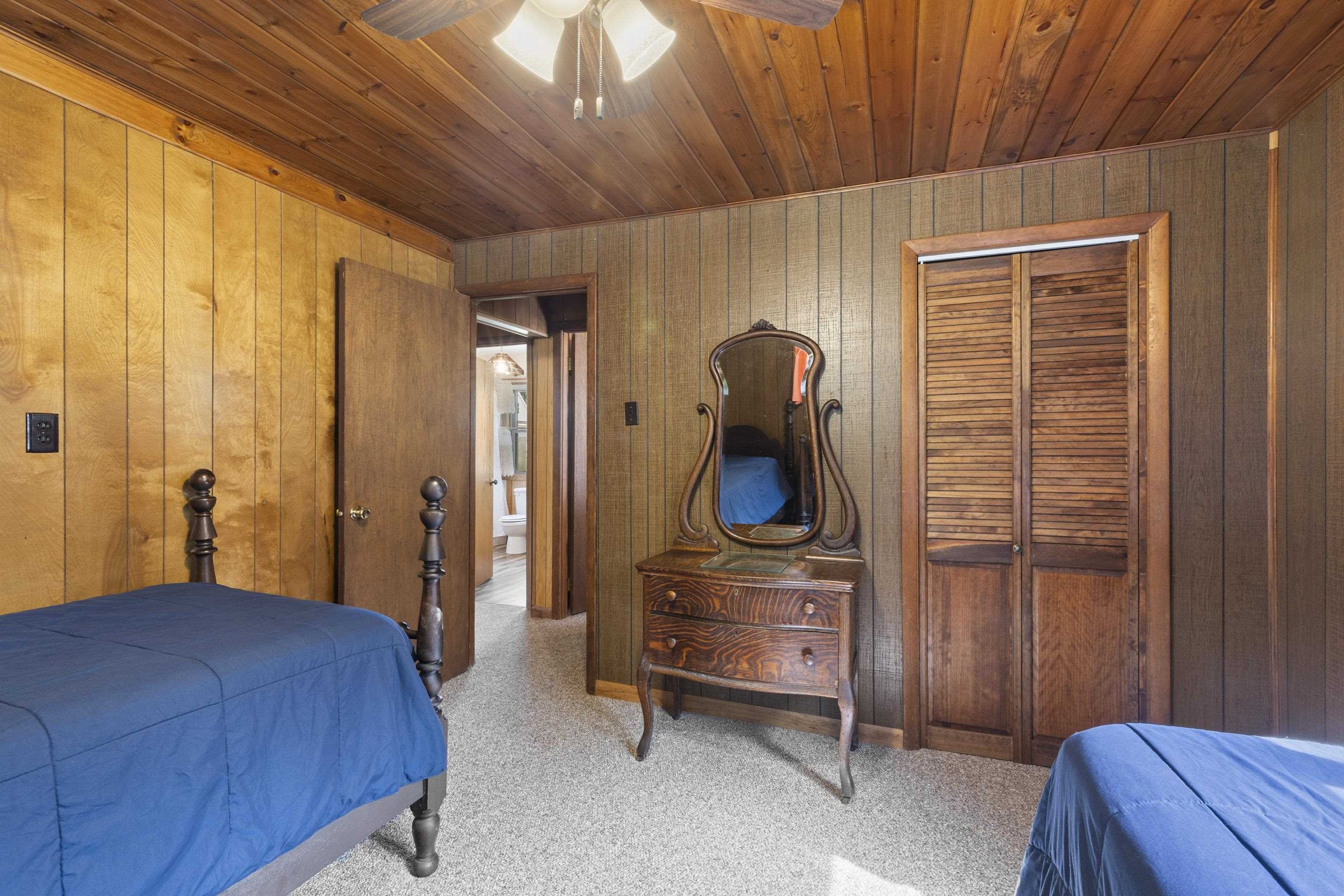 8485 Bay Point Road Beulah, MI 49617 - Photo 23 of 34 1950535-a396b1da-5163-47c5-989f-a308207ec2d8.JPG