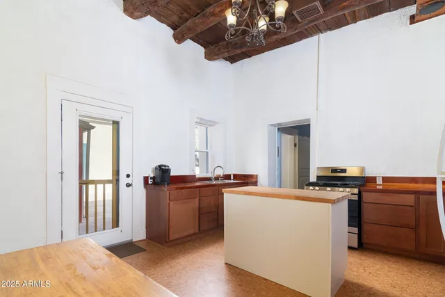 a view of a livingroom with furniture