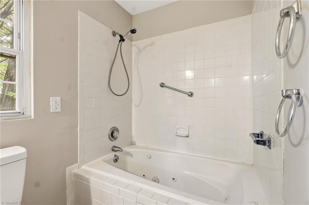 5414 Dobson Road Greensboro, NC 27410 - Photo 15 of 27