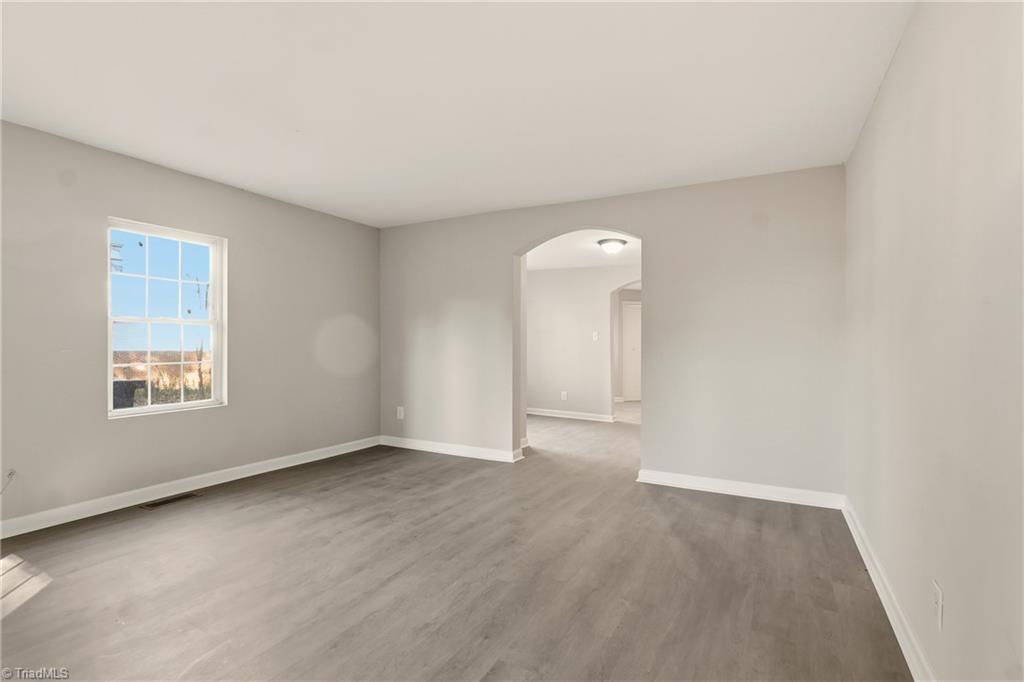 5414 Dobson Road Greensboro, NC 27410 - Photo 3 of 27