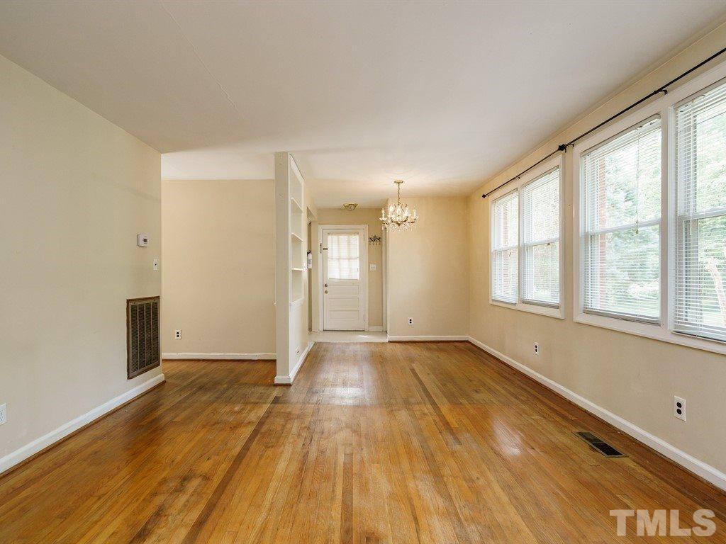 2952 Claremont Road Raleigh, NC 27608 - Photo 4 of 21
