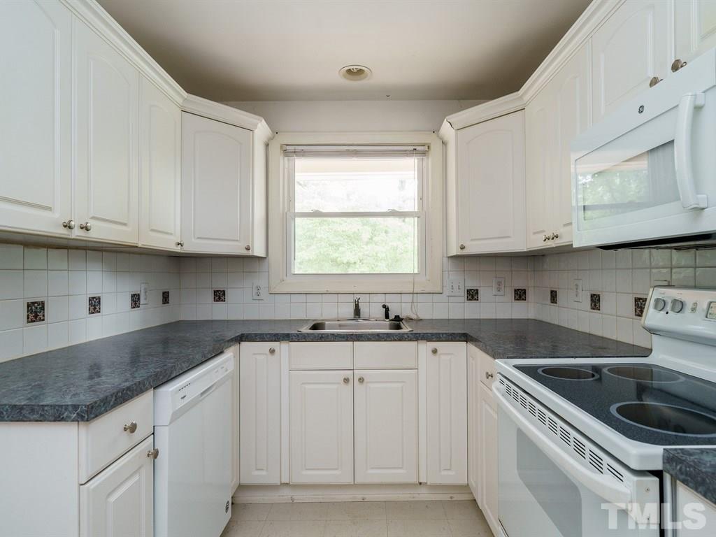 2952 Claremont Road Raleigh, NC 27608 - Photo 8 of 21