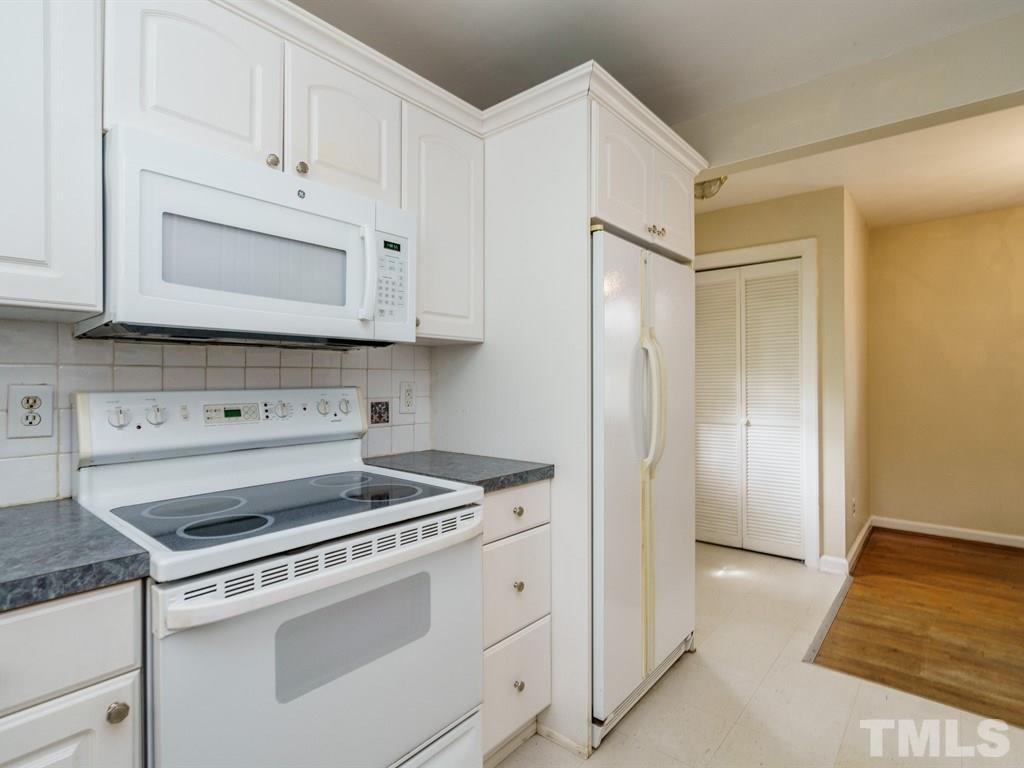 2952 Claremont Road Raleigh, NC 27608 - Photo 9 of 21