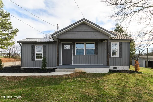 $675,000 | 1447-1451 West Hunt Road, Maryville, TN 37801