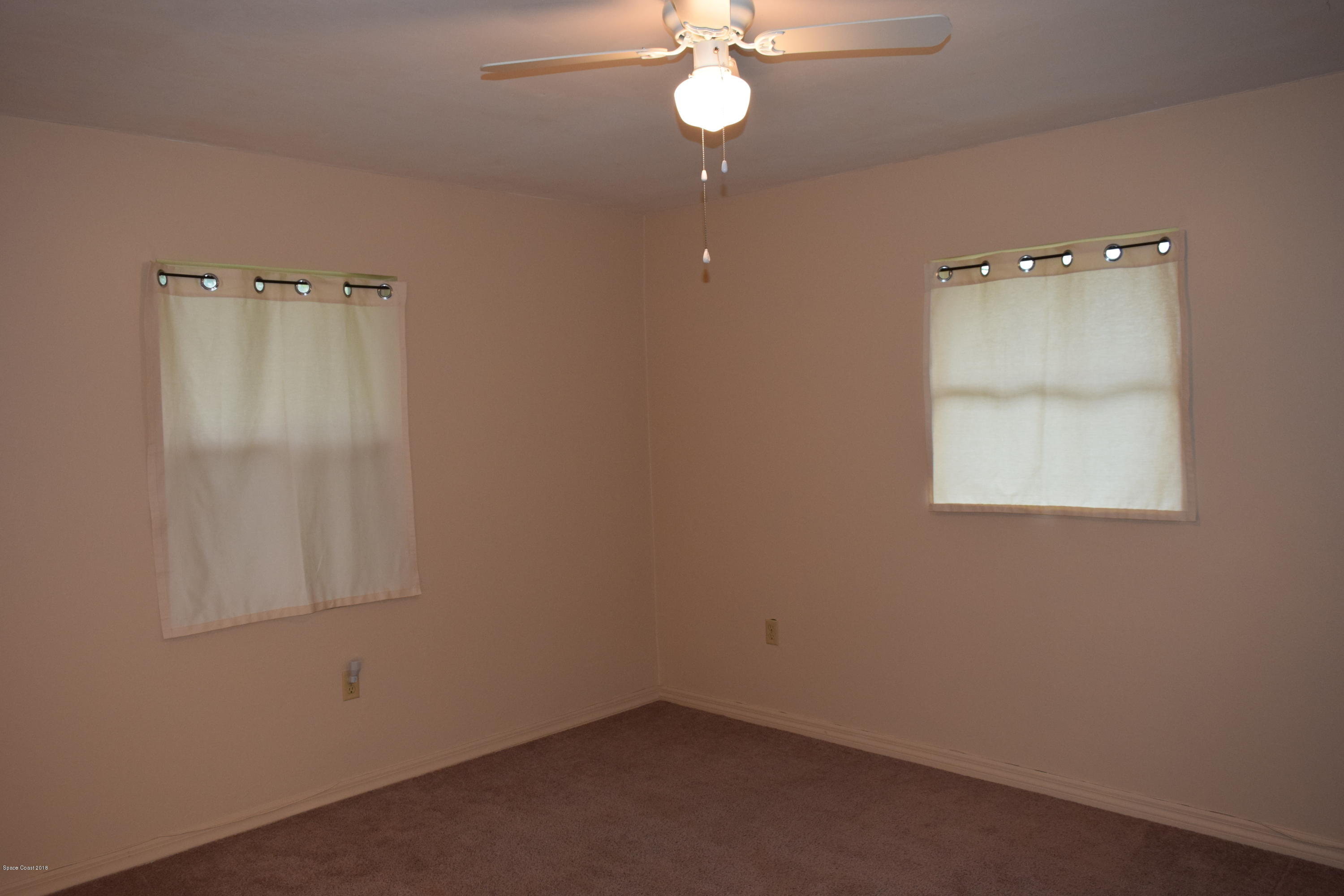 228 Lee Road Melbourne, FL 32904 - Photo 5 of 18 DSC_0267